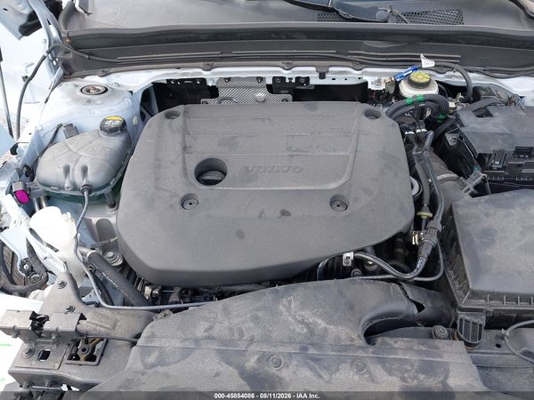 2024 VOLVO XC40 B5 CORE BRIGHT THEME