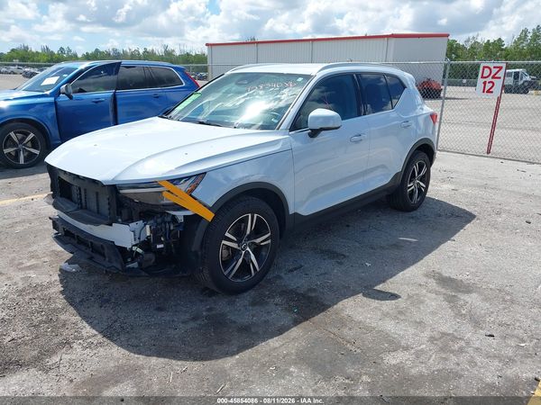 2024 VOLVO XC40 B5 CORE BRIGHT THEME