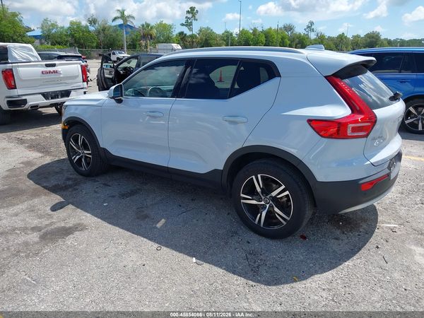 2024 VOLVO XC40 B5 CORE BRIGHT THEME