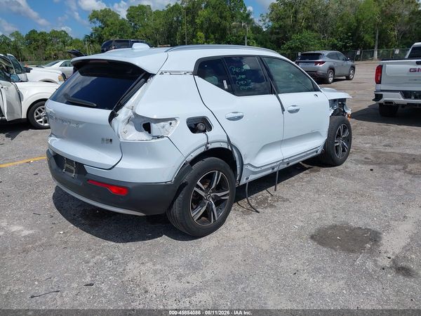 2024 VOLVO XC40 B5 CORE BRIGHT THEME