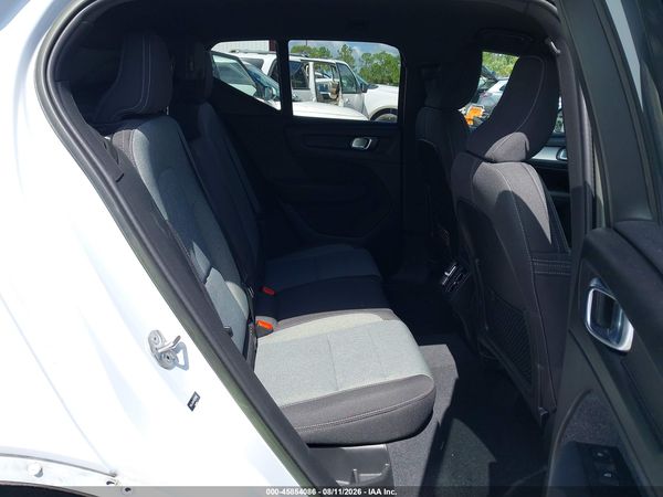 2024 VOLVO XC40 B5 CORE BRIGHT THEME