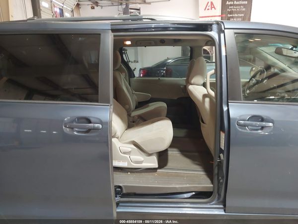 2016 TOYOTA SIENNA LE 7 PASSENGER
