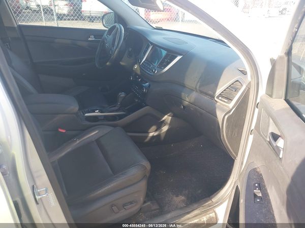 2017 HYUNDAI TUCSON SE PLUS