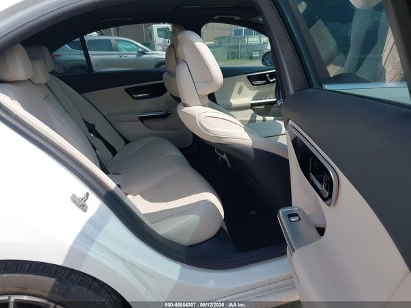 2024 MERCEDES-BENZ C 300
