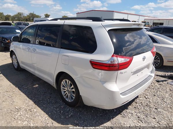 2015 TOYOTA SIENNA XLE PREMIUM 8 PASSENGER — I3