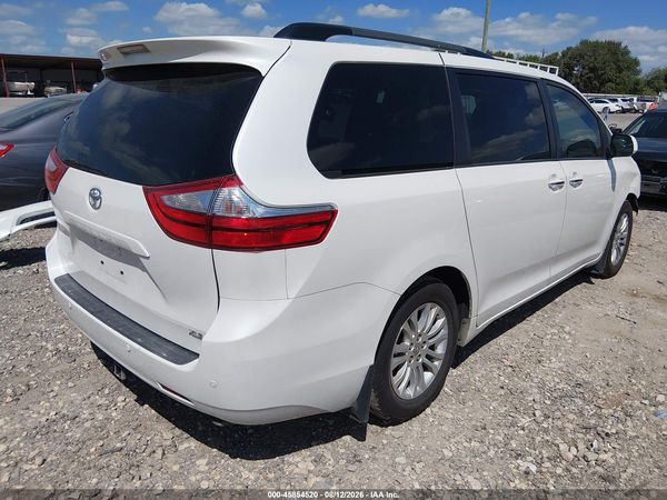 2015 TOYOTA SIENNA XLE PREMIUM 8 PASSENGER — I4