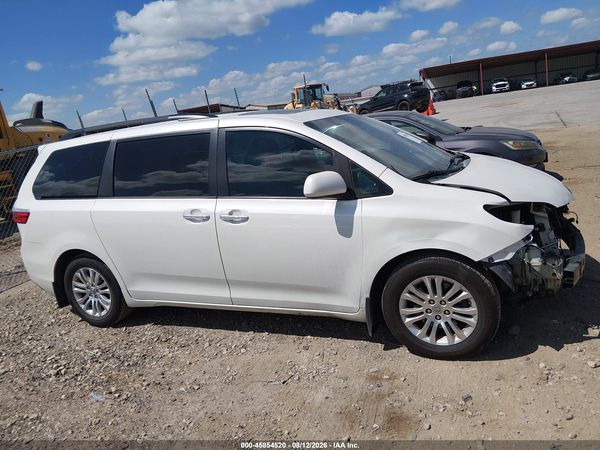 2015 TOYOTA SIENNA XLE PREMIUM 8 PASSENGER — I116