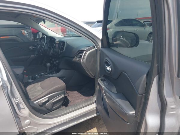 2019 JEEP CHEROKEE LATITUDE FWD