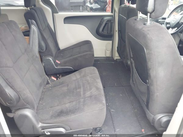 2013 DODGE GRAND CARAVAN SXT — I8