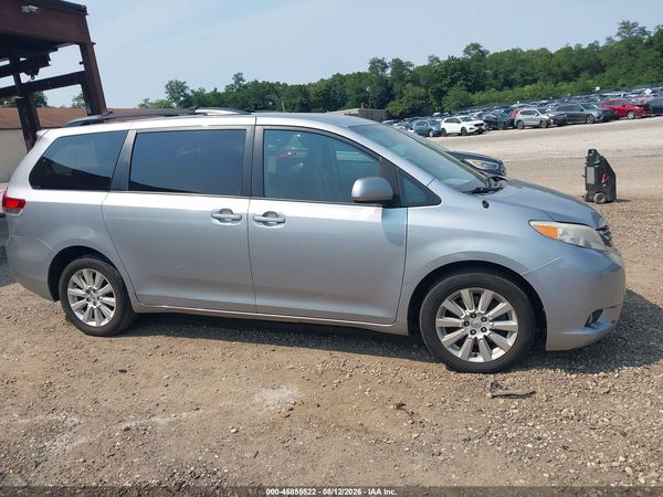 2014 TOYOTA SIENNA LE 7 PASSENGER