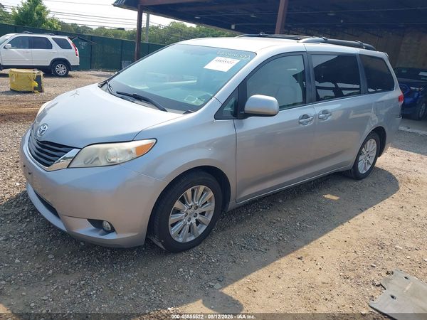 2014 TOYOTA SIENNA LE 7 PASSENGER