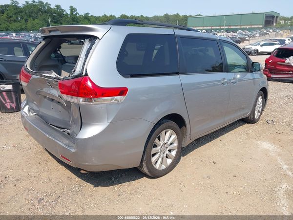 2014 TOYOTA SIENNA LE 7 PASSENGER