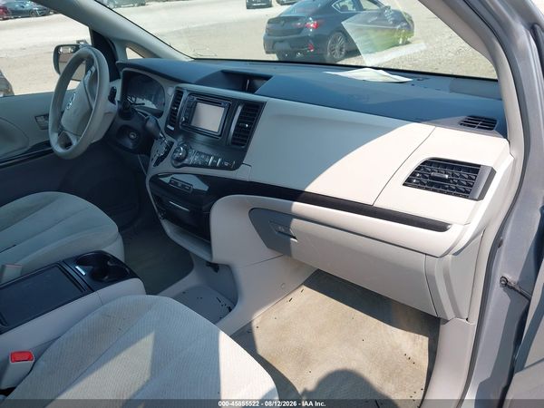 2014 TOYOTA SIENNA LE 7 PASSENGER