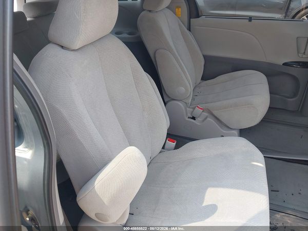 2014 TOYOTA SIENNA LE 7 PASSENGER