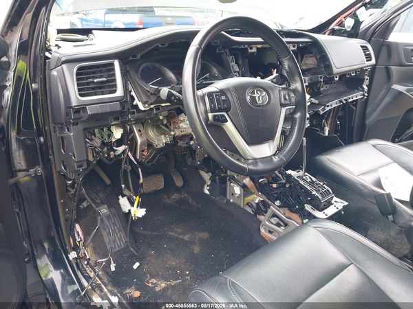 2017 TOYOTA HIGHLANDER XLE