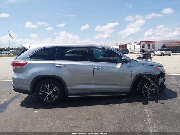 2017 TOYOTA HIGHLANDER LE