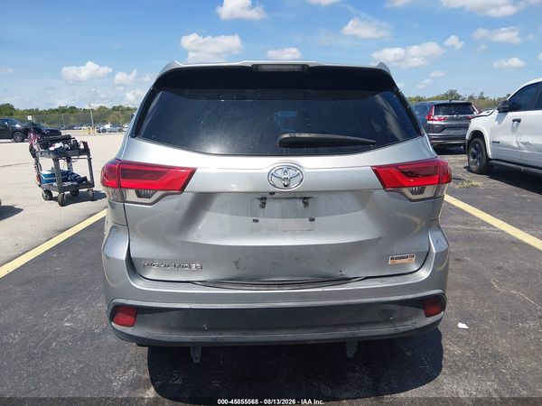2017 TOYOTA HIGHLANDER LE