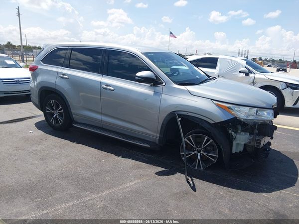 2017 TOYOTA HIGHLANDER LE