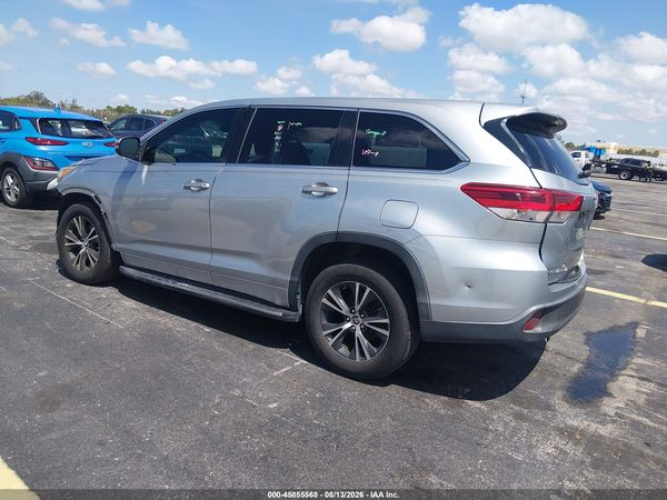 2017 TOYOTA HIGHLANDER LE