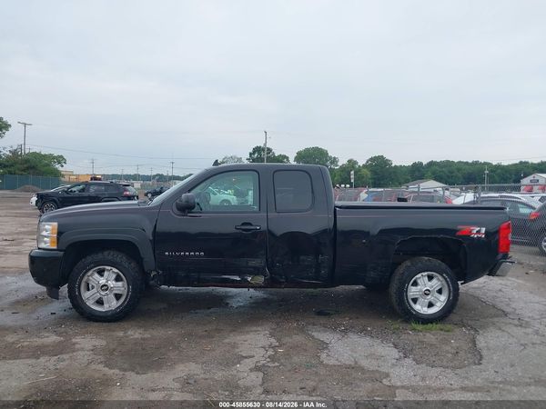 2013 CHEVROLET SILVERADO 1500 LT — I117