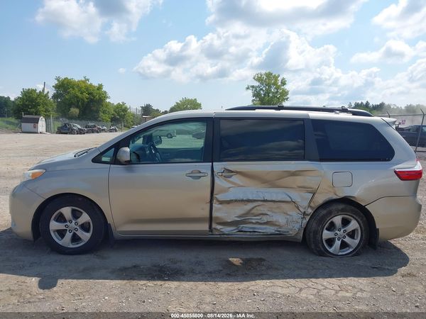 2015 TOYOTA SIENNA LE 8 PASSENGER