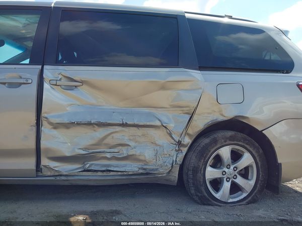 2015 TOYOTA SIENNA LE 8 PASSENGER