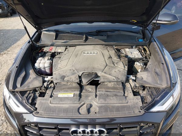 2020 AUDI Q8