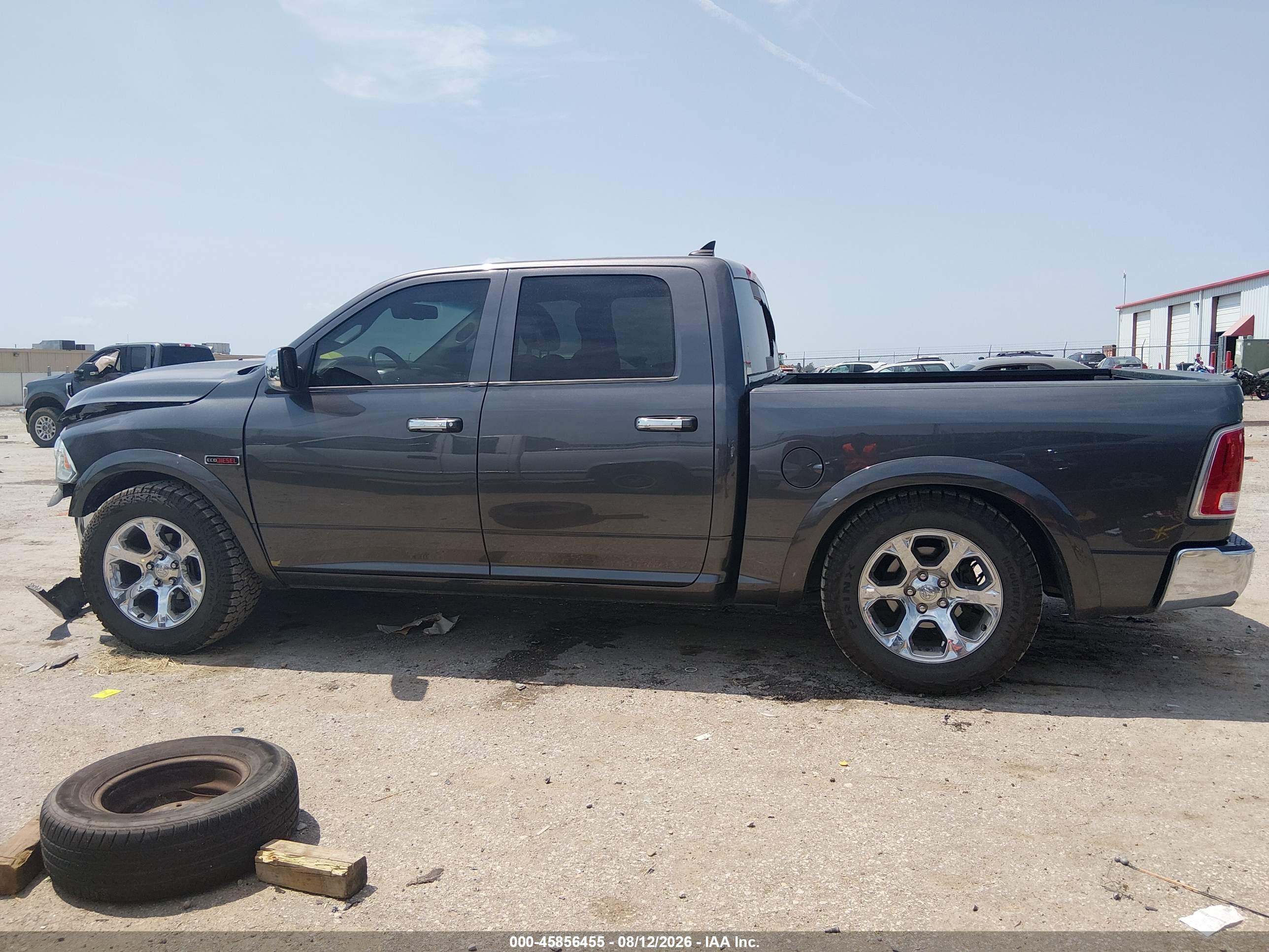 2017 RAM 1500 LARAMIE  4X4 5'7 BOX