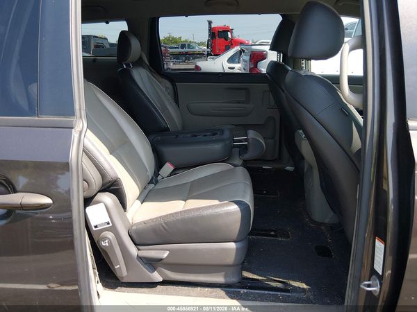 2017 KIA SEDONA LX