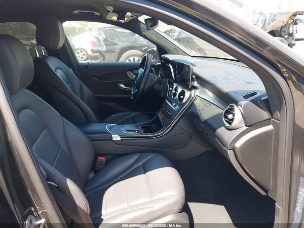 2022 MERCEDES-BENZ GLC 300 SUV