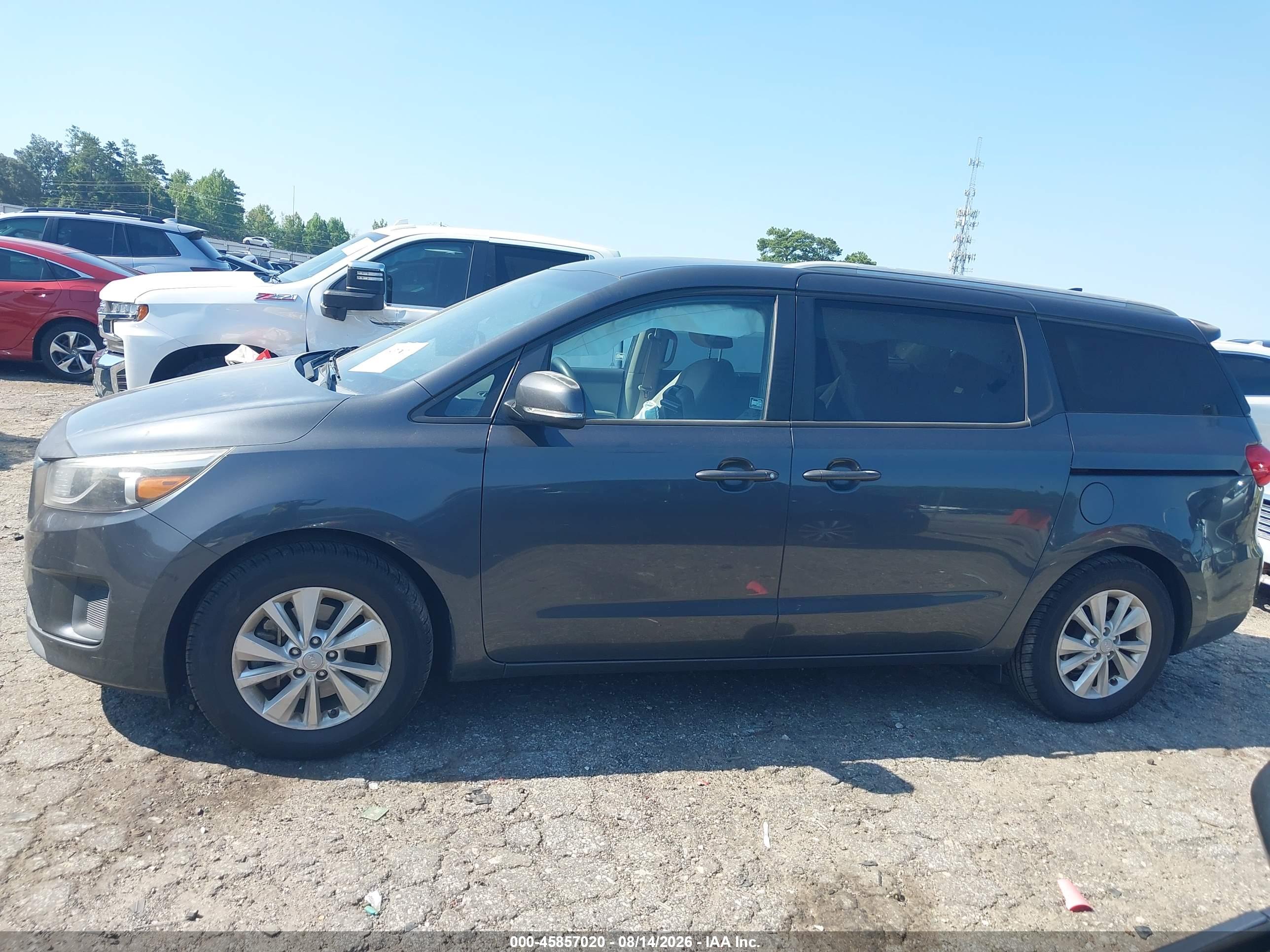 2016 KIA SEDONA LX
