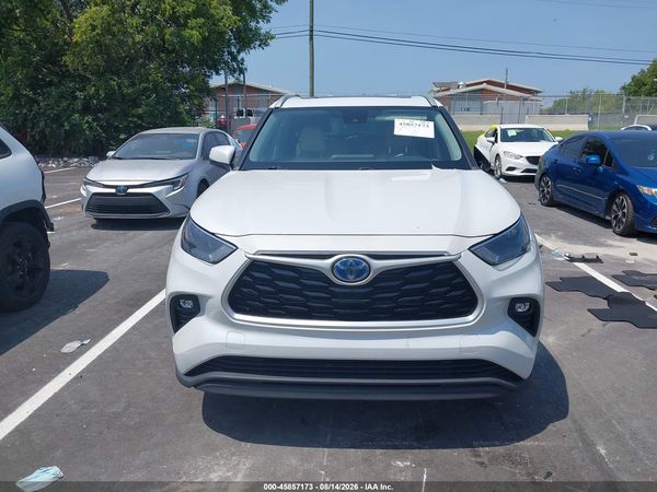 2022 TOYOTA HIGHLANDER HYBRID XLE