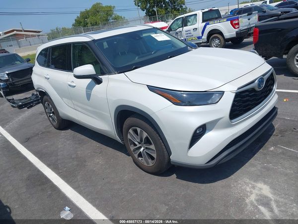 2022 TOYOTA HIGHLANDER HYBRID XLE
