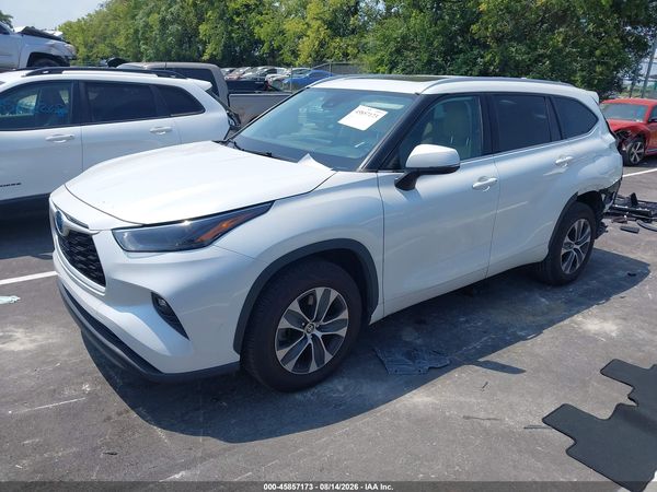 2022 TOYOTA HIGHLANDER HYBRID XLE