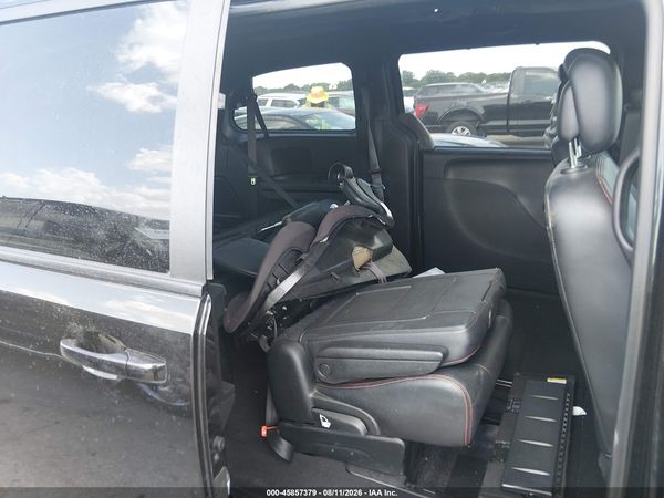2018 DODGE GRAND CARAVAN GT — I8
