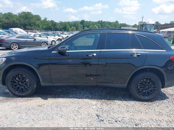 2017 MERCEDES-BENZ GLC 300 4MATIC