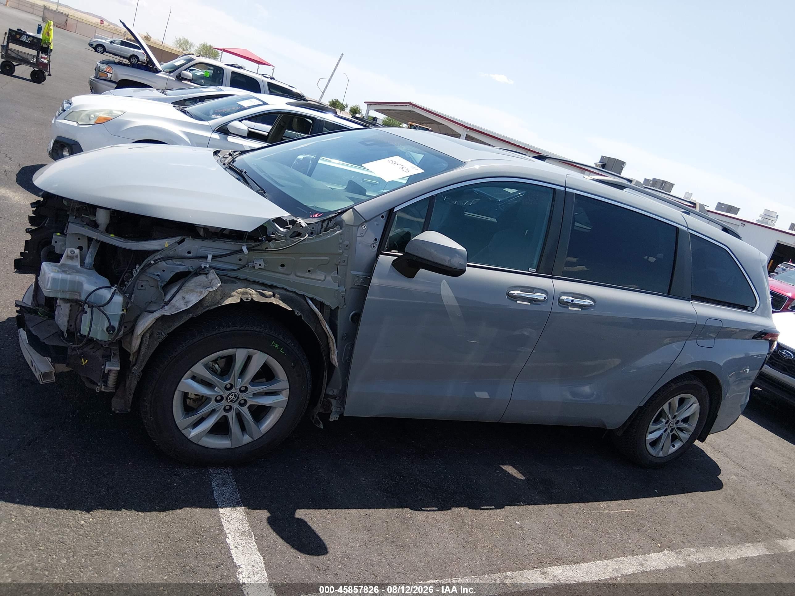 2022 TOYOTA SIENNA XLE WOODLAND EDITION