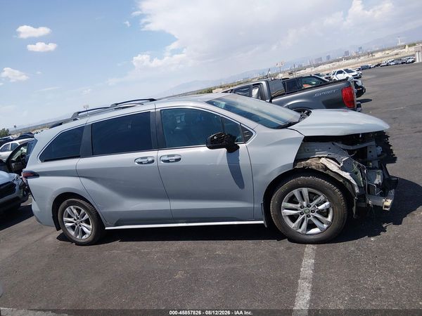 2022 TOYOTA SIENNA XLE WOODLAND EDITION