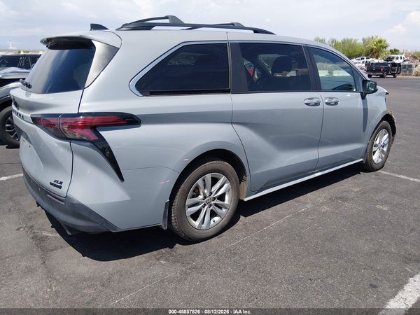 2022 TOYOTA SIENNA XLE WOODLAND EDITION