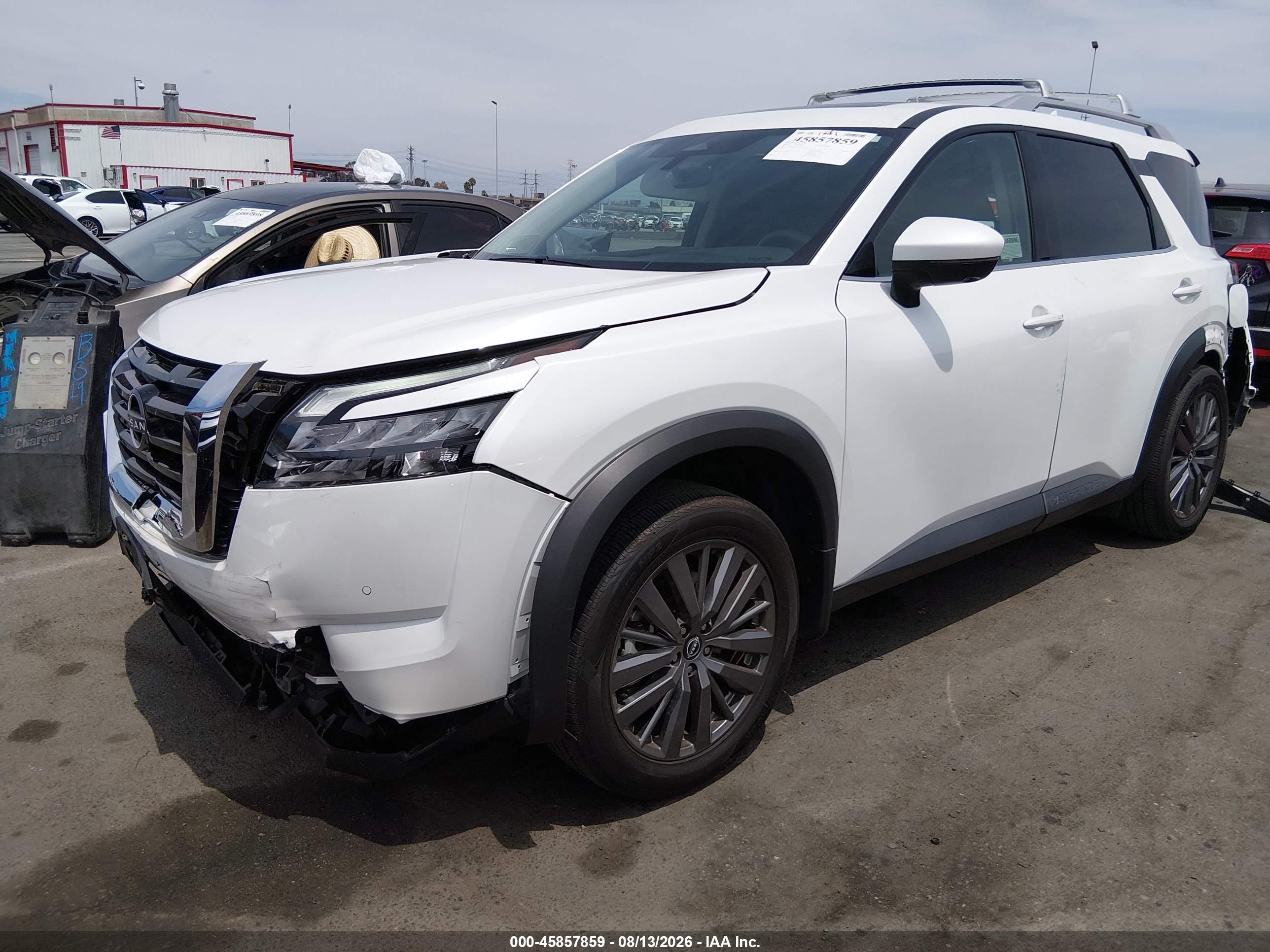 2025 NISSAN PATHFINDER SL FWD — I2