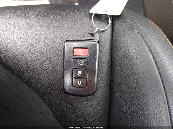 2017 TOYOTA RAV4 SE