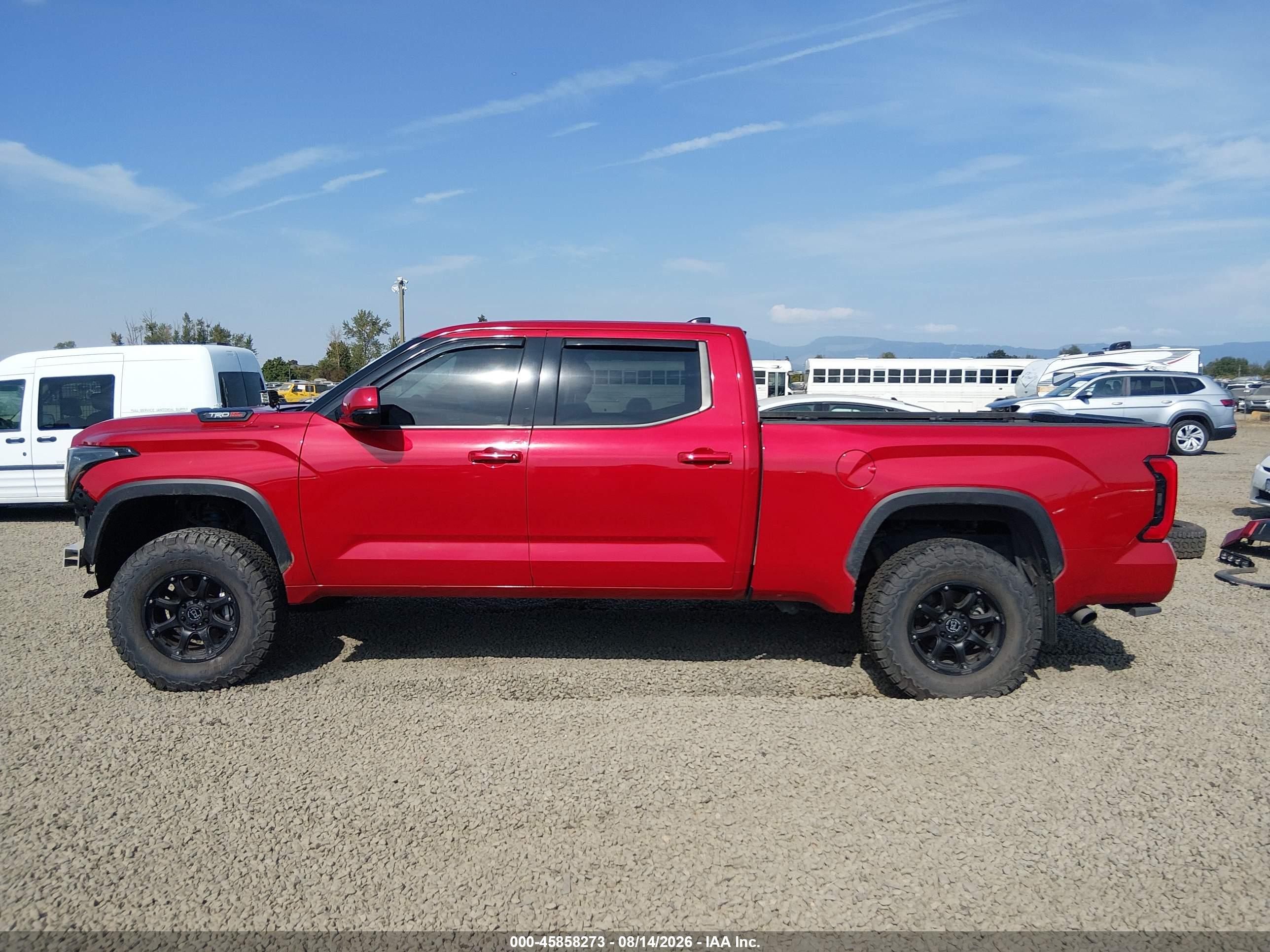 2022 TOYOTA TUNDRA SR5