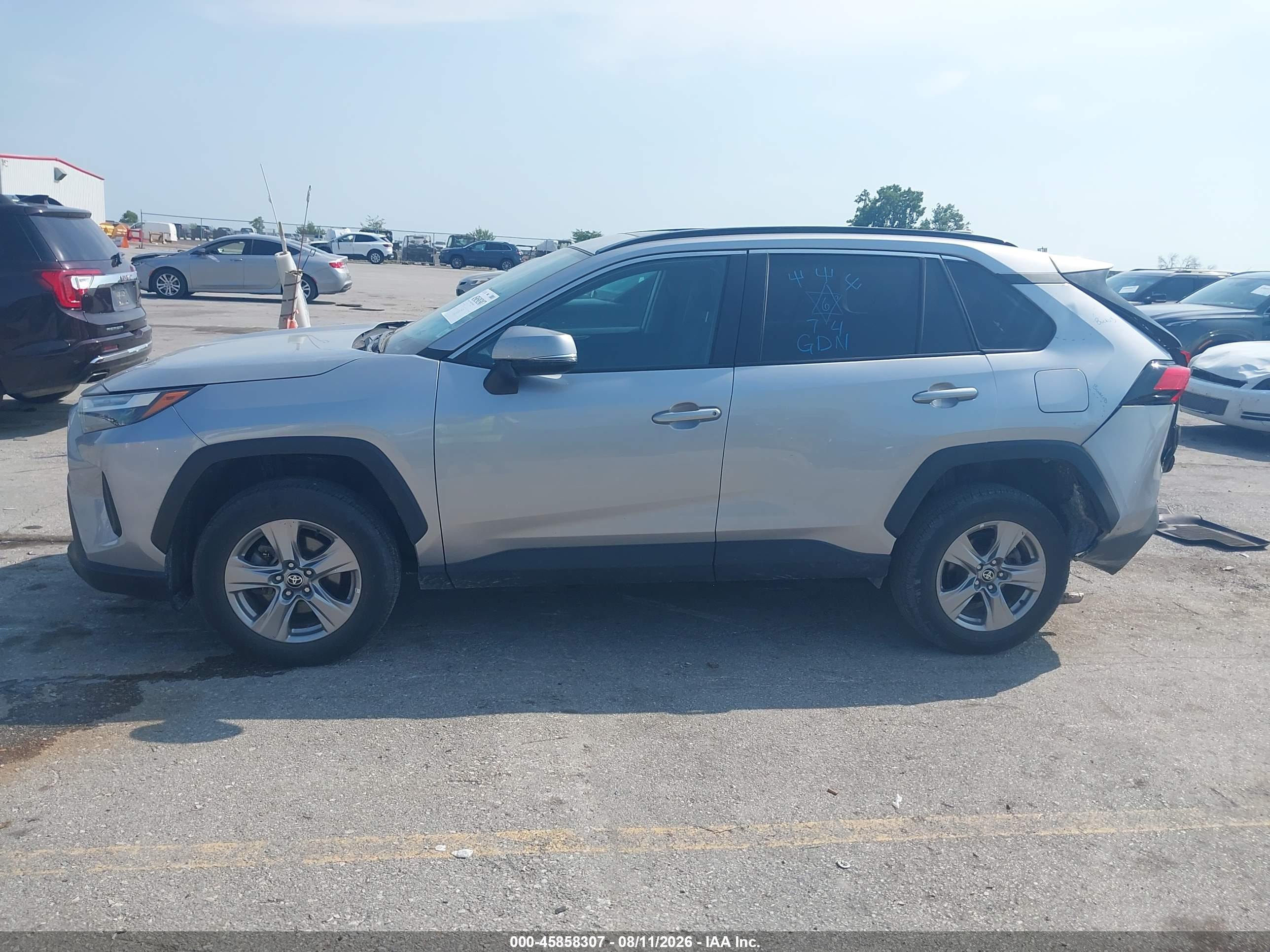 2024 TOYOTA RAV4 XLE