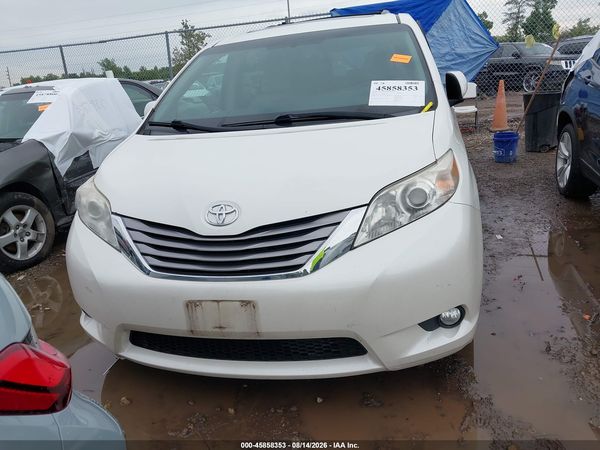 2017 TOYOTA SIENNA XLE 8 PASSENGER