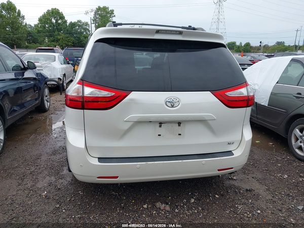 2017 TOYOTA SIENNA XLE 8 PASSENGER