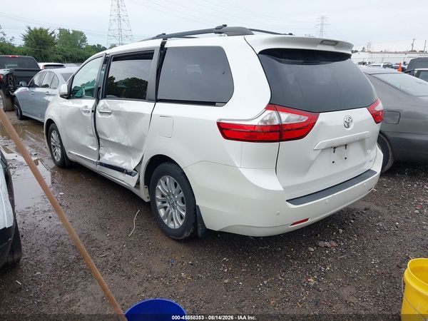 2017 TOYOTA SIENNA XLE 8 PASSENGER