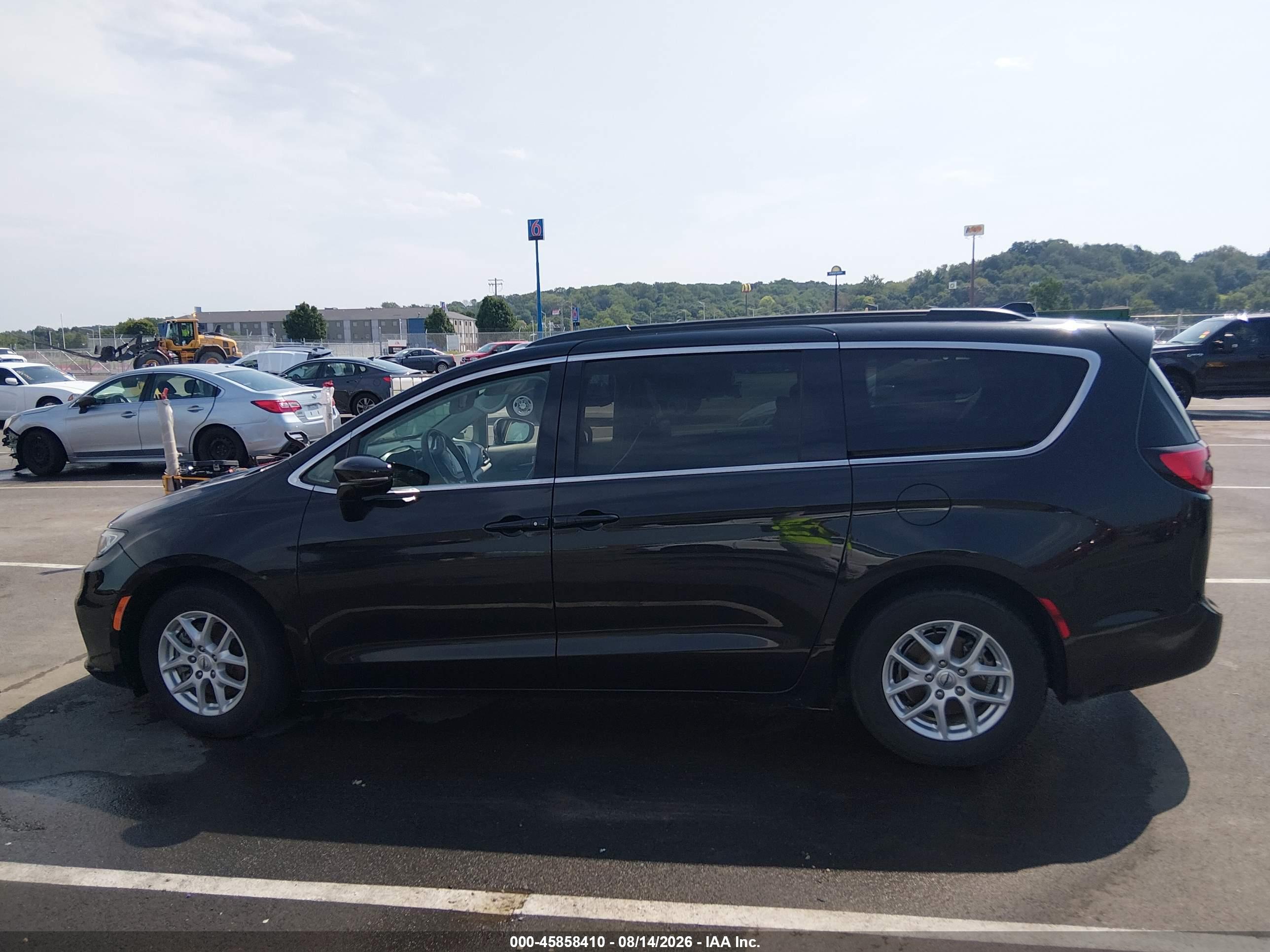 2022 CHRYSLER PACIFICA TOURING L