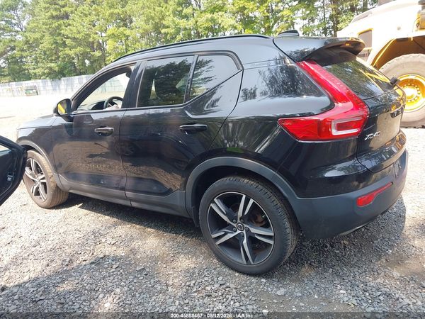 2020 VOLVO XC40 T5 R-DESIGN