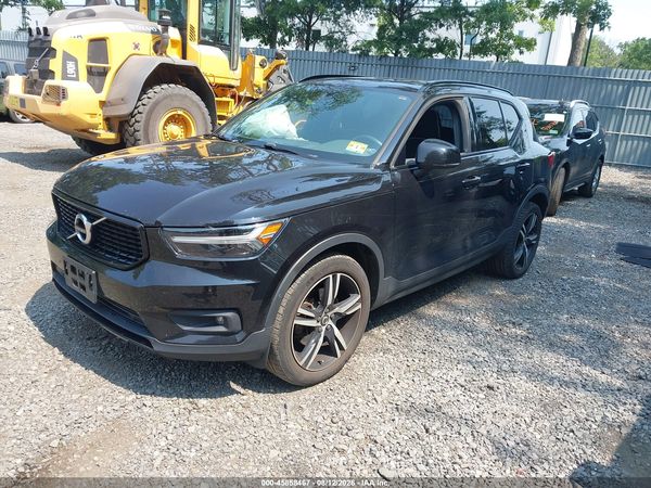 2020 VOLVO XC40 T5 R-DESIGN