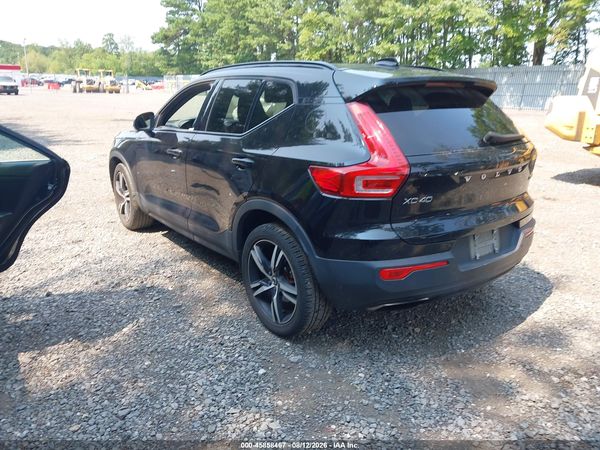 2020 VOLVO XC40 T5 R-DESIGN